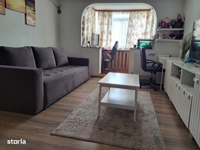 Apartament decomandat 4 camere 2 si pivnita zona centrala