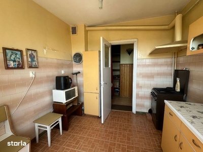 Apartament supra-etajat situat Intr-o vila|zona centrala/regionala CFR