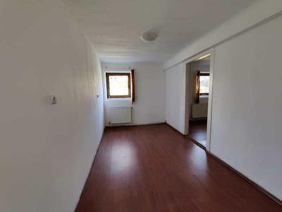 Apartament cu 2 camere zona Piata Engels