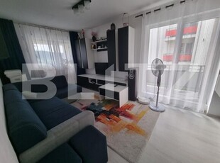 Apartament 3 camere decomandate, etaj intermediar, zona Restaurantului Regal