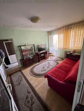 Apartament 3 camere,Piata Chirila-Tatarasi -