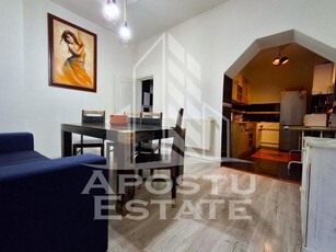 Apartament la casa,3camere,terasa in zona Centrala