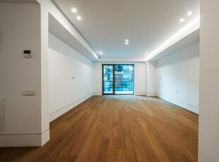 Eleganta Urbana: Apartament de Lux in Complexul Cortina 126