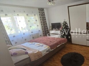 Resita, apartament 3 camere, etaj 2, decomandat, Lunca, zona Politie