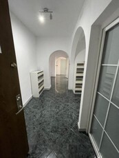 Unirii, Apartament 4 camere, Nemobilat,