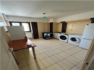 Vanzare Apartament 4 camere Decomandat Aparatorii Patriei