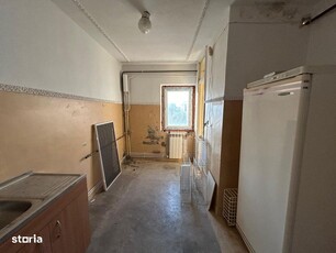 Apartament 3 camere decomandat, Calarasi 4.