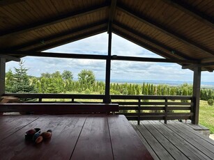 Teren de vanzare si cabana panoramica din lemn Fantanele, Margineni, Bacau