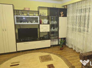 Vand apartament cu 3 camere dec, Deva, Aleea Saturn, etaj 3, mobilat