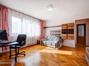 Vanzare apartament 3 camere - Metrou 1 Mai