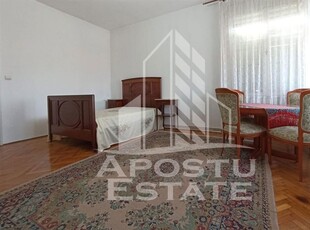 Apartament 2 Camere Centrala Proprie Piata 700