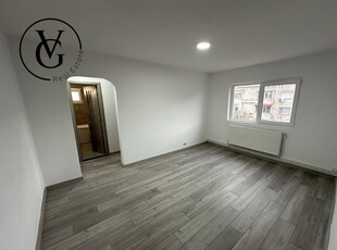 Apartament 2 camere nemobilat - zona Poarta 6