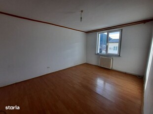 Apartament cu 2 camere decomandat, 56 mp, zona Prima Onestilor