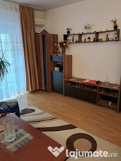 Apartament 3 camere decomandat 3/8, zona intersectia Calea R