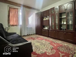 Apartament cu 3 camere de vânzare în zona Narcisa