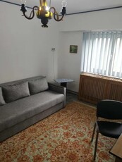 Apartament cu 2 camere, decomandat, zona Podu de Fier