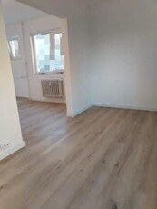 Apartament cu 2 camere etaj 2/4, zona Tatarasi