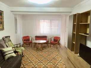 Apartament cu 3 camere in zona CAPITOL