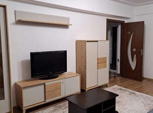 De inchiriat apartament, 3 camere, semidecomandat, 65 mp, Centru, Tg Cucu - Tribunal, Cod 157037