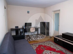 Vand apartament 2 camere semidecomandat, micro 6