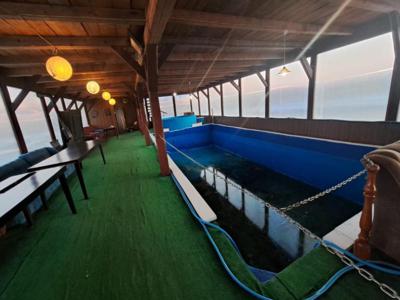 Vanzare Cabana cu piscina interioara si 10 ari de teren