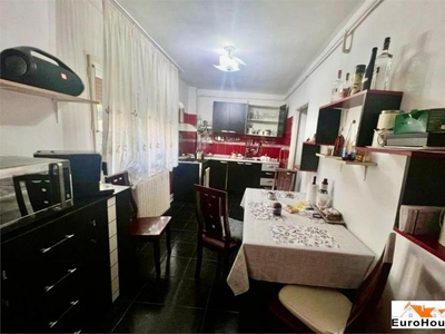 Apartament 3 camere de vanzare in Alba iulia