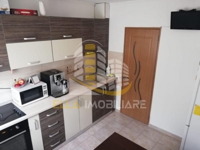 Apartament 3 camere in zona Inel I