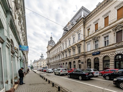 Apartament contemporan in Palatul Neumann, Arad.