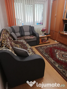 Apartament cu 3 camere de vanzare in zona 1 Decembrie 1918 metrou