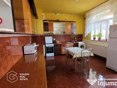 Casa tip duplex cu mult spatiu interior, 8 camere, zona Gai