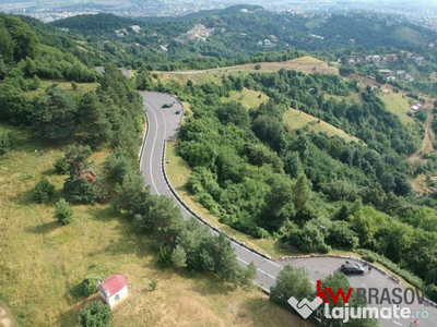 Teren cu priveliste superba si deschidere la drumul de Poian