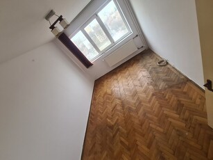 Apartament 2 camere Berceni/ alea Raul Sadului Se ofera spre vanzare un apa