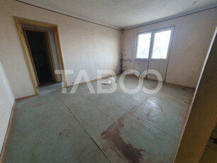 Apartament renovat complet 2 camere etaj 1 zona Tudor Vladim