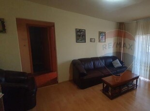 Apartament cu 3 camere de vanzare in zona 1 Mai