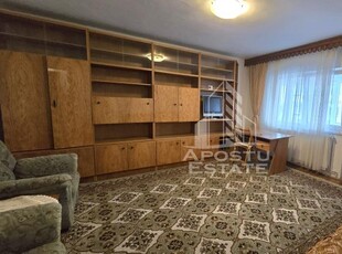 Apartament cu o camera, etaj 3, cu centrala, zona Mircea cel Batran