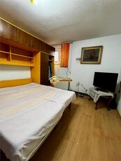 Apartament la casa situat pe Aleea Tudor Neculai, zona CUG