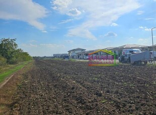 Vand teren intravilan in Tunari pe strada Zborului .