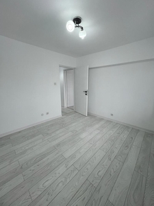 Apartament 2 camere et 8 cu lift, zona Han