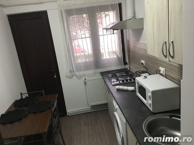 Apartament 2 camere zona Decebal