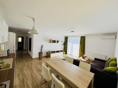 Apartament 3 camere, semidecomandat, 69 MP, Plus Parcare zona OMW CL. Turzii