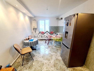 Apartament 3 camere, zona Imp. Traian, decomandat, finisat