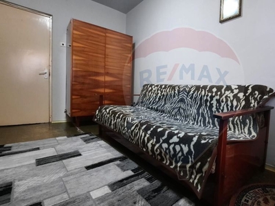 Apartament cu 3 camere de închiriat în zona Bratianu, Constanta
