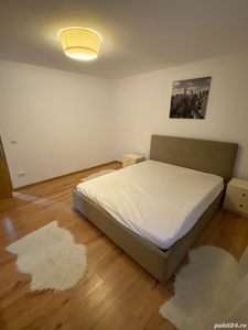 Inchiriez camera intr-un apartament cu 2 camere