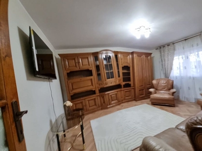 Persoana fizica inchiriez apartament 450