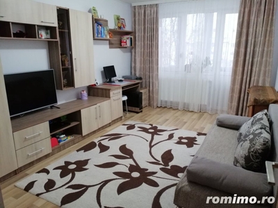 apartament cu doua camere, decomandat Girocului