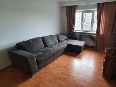 Inchiriez Apartament, 3 camere, zona Ostroveni