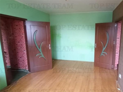 Apartament 3 camere de vanzare in zona Chibrit