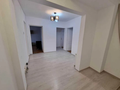 Apartament de vanzare cu 3 camere 72mp Rapa Galbena