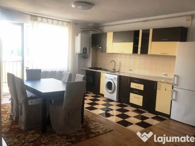 INCHIRIEZ apartament 3 camere ,mobilat modern,zona Interex