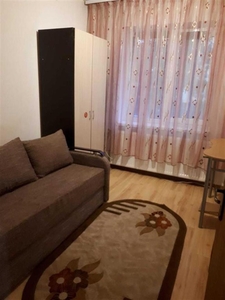 Vanzare Apartament 3 camere, zona Gorjului